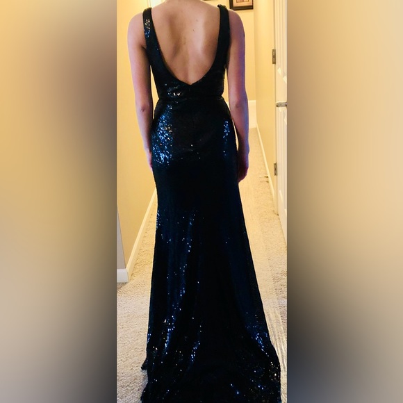 Beautiful Alyce Paris formal gown. Size 2 - Picture 7 of 8